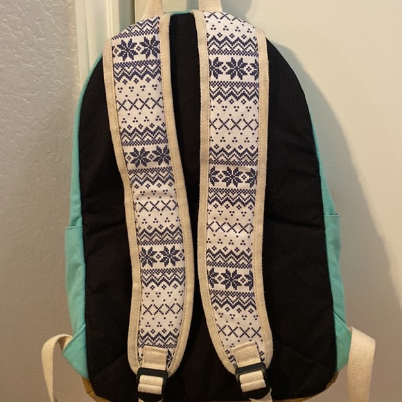 The brand is Camtop. The colors are light blue and black design, It’s a backpack - Picture 3 of 4